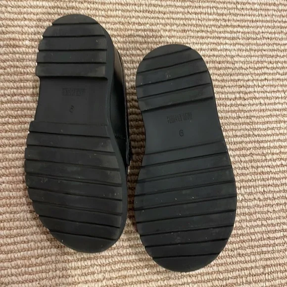 Gap size 9 black loafer shoes - Picture 4 of 4